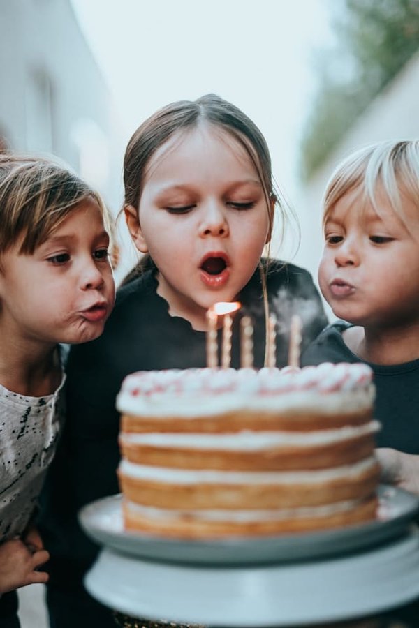 Quelles activités pour un anniversaire d'enfant axé sur la découverte de la science ?