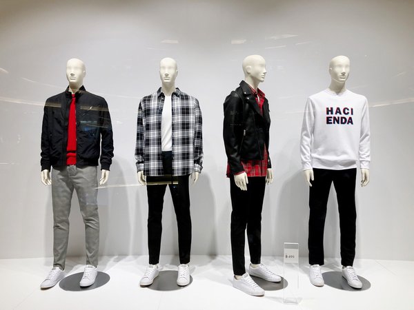 Mannequin homme couleur blanc : style et élégance pour vitrines